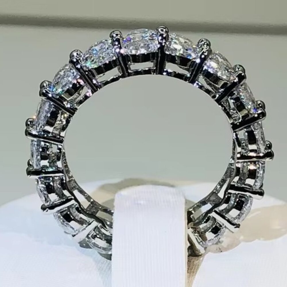 ๐ Incredible 9.00 Ctw Oval Cut Diamond Anniversary / Fashion Band 18K ๐ - Picture 7 of 8